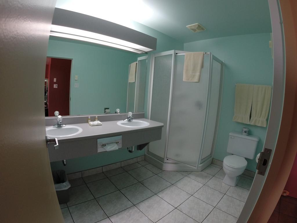 Motel Le Pocatois 라 포카티에 객실 사진